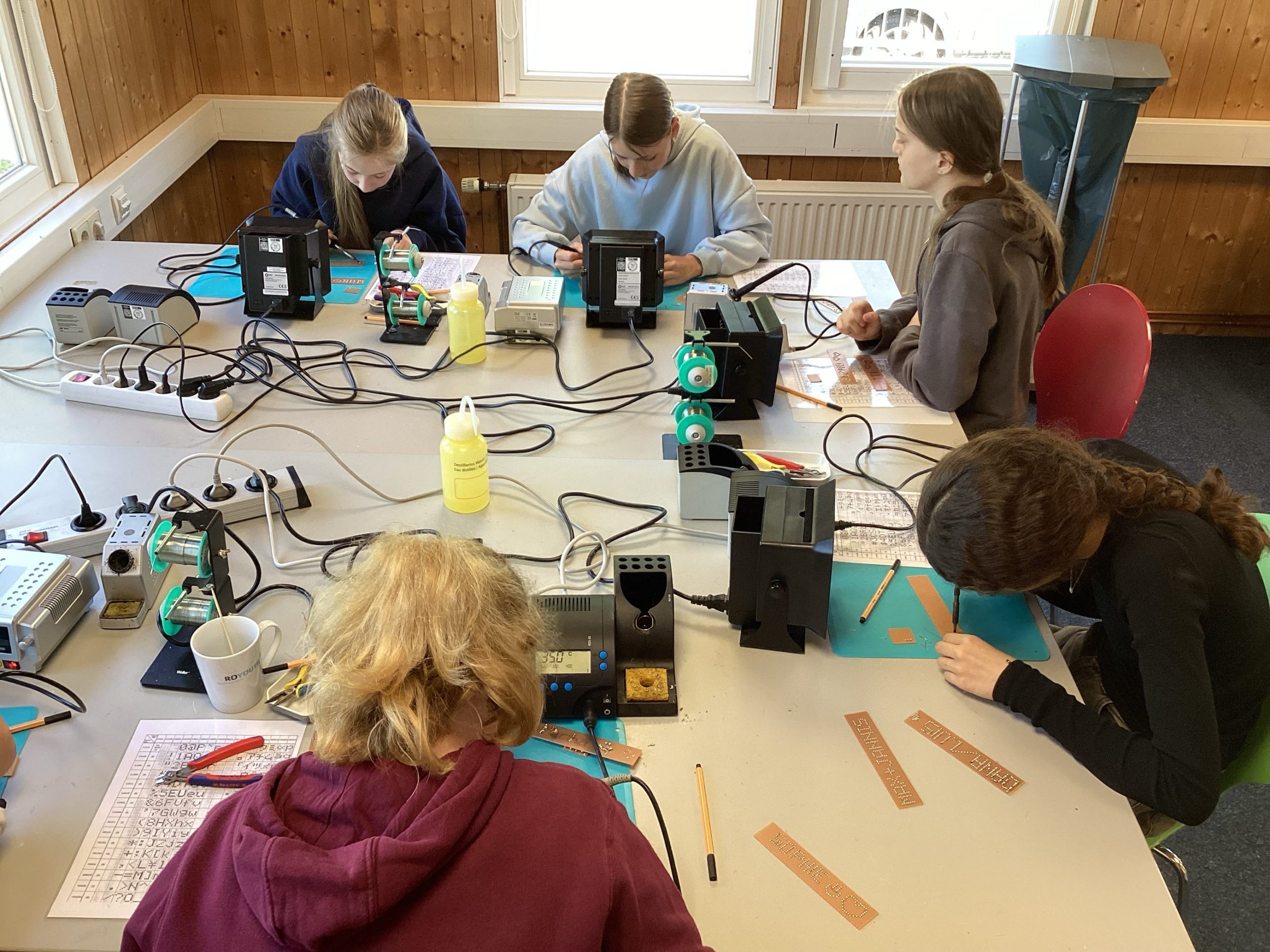 Mehr über den Artikel erfahren Technik-Workshop bei ROYOUTH am 28.04.25