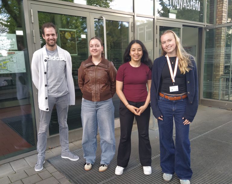Mehr über den Artikel erfahren Landeswettbewerb „Jugend präsentiert“ mit Jana, Eliana und Marieke-Alina